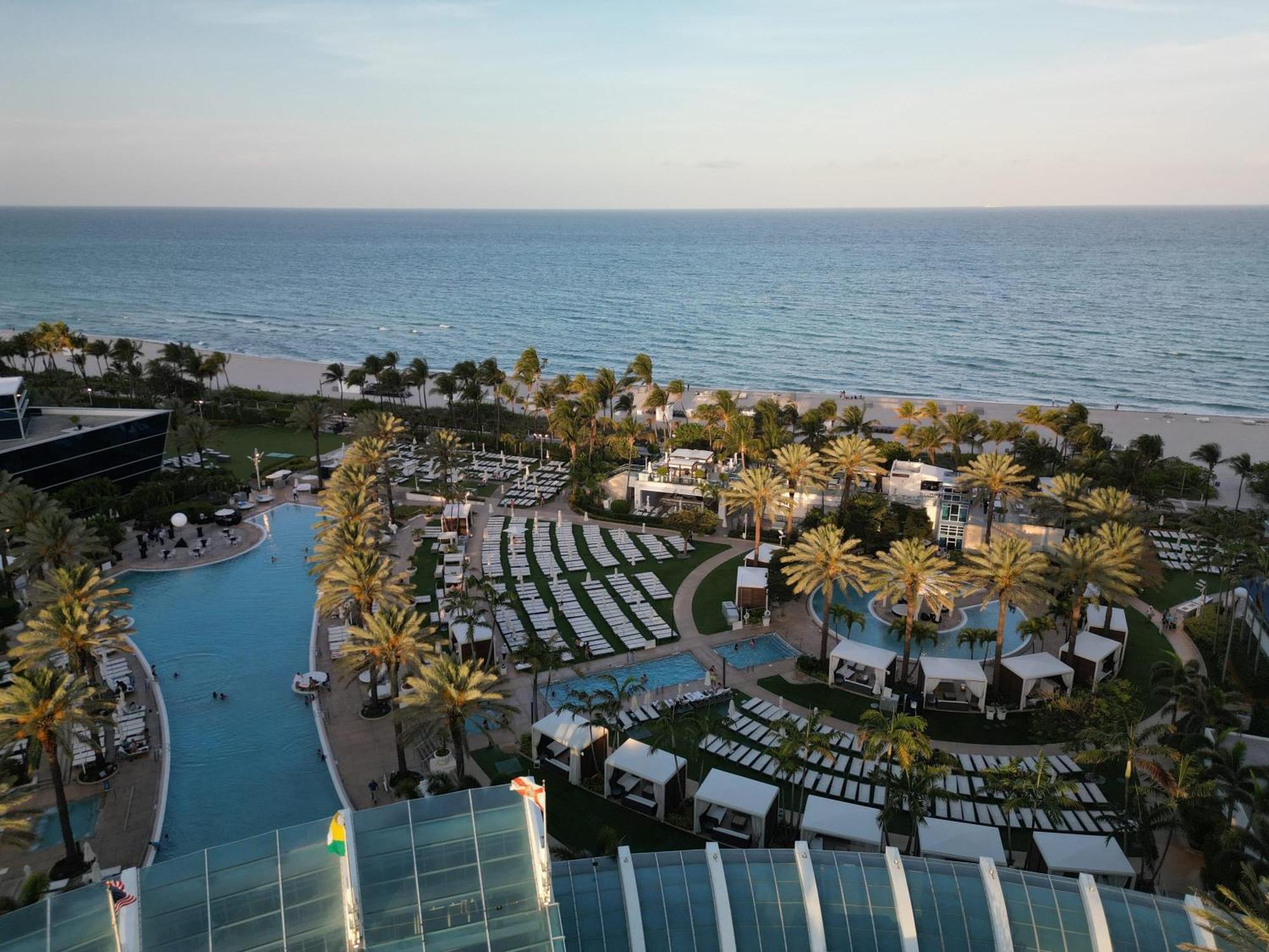 Fontainebleau Resort High Floor W Ocean Views 마이애미 비치 외부 사진